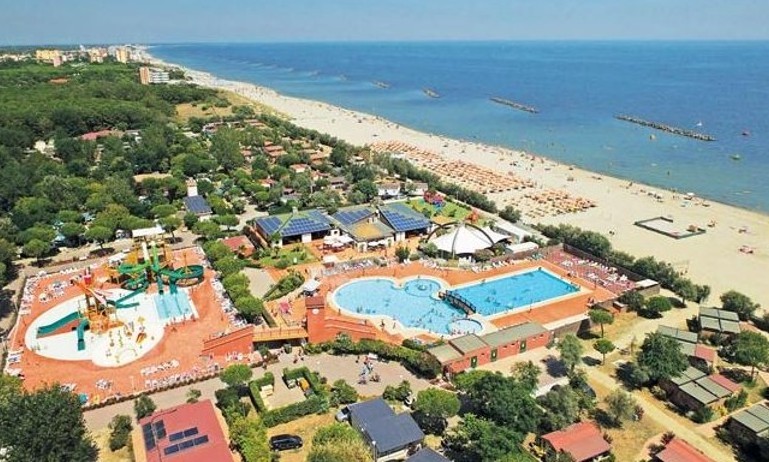 Spiaggia E Mare in August