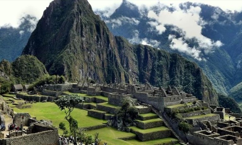 Peru: Inca Jungle & Rainbow Mountain Trek